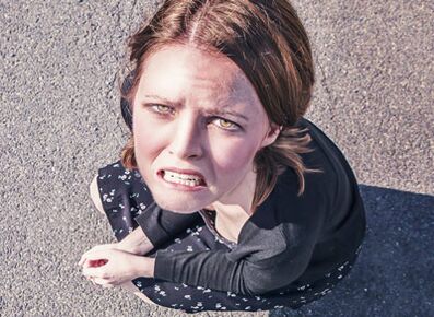 D'Meedchen huet d'Konsequenze vun der Augmentatioun mammoplasty konfrontéiert